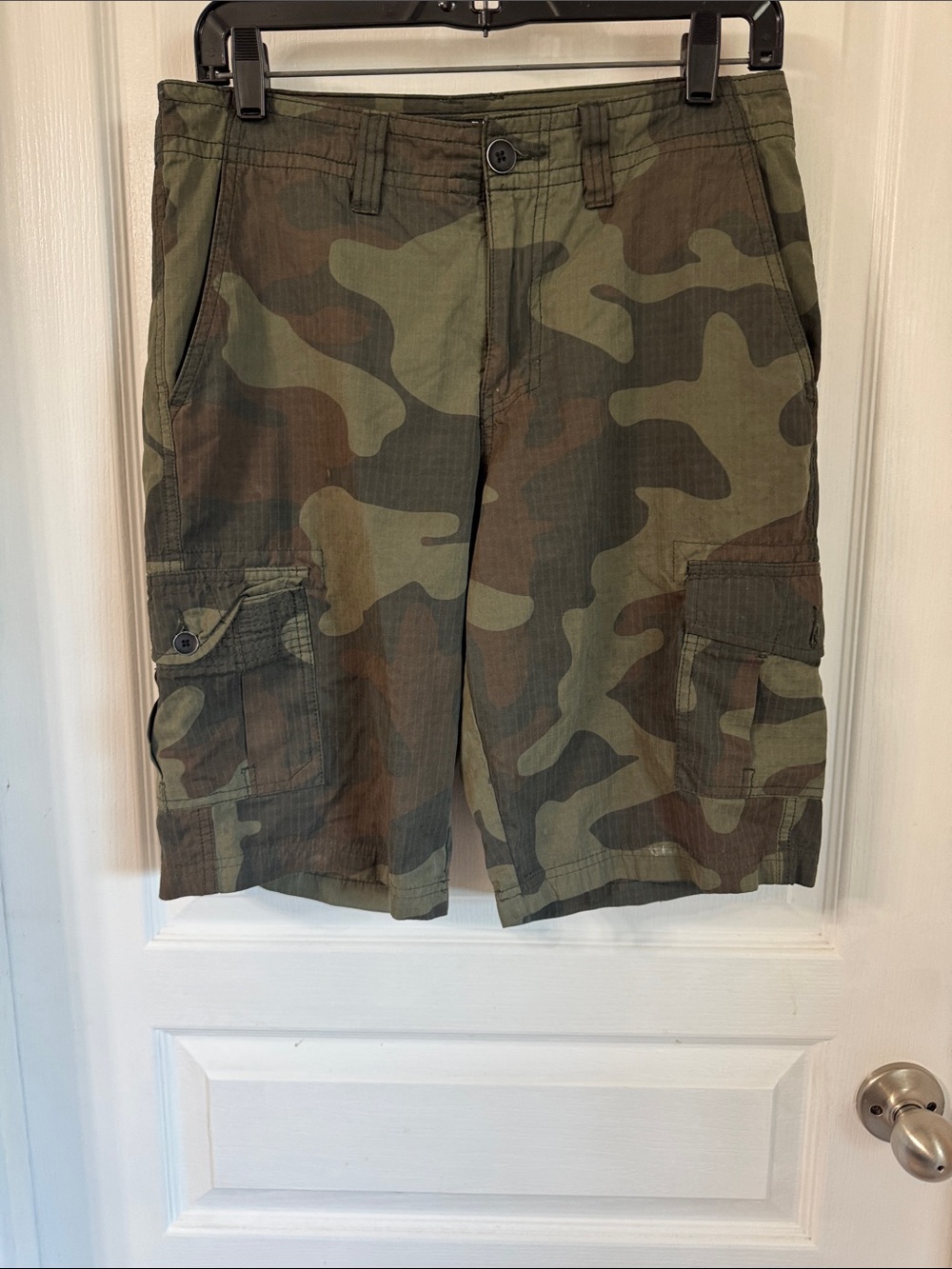 Tony Hawk Men's Camo Cargo Shorts in Green and Brown